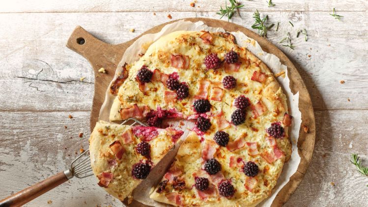 group-emmi-kaltbach-recipe-photo-bergkaese-pizza