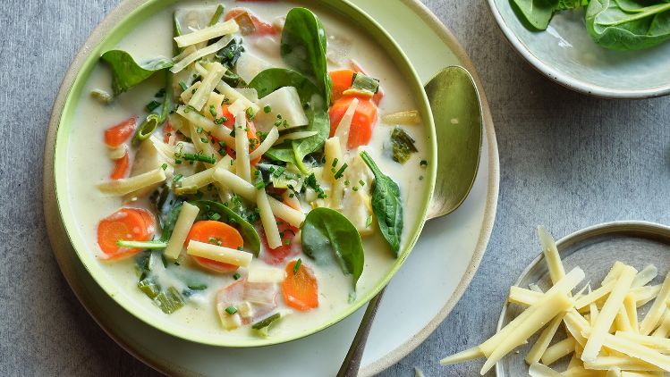 group-emmi-kaltbach-recipe-photo-soupe-de-chalet_1456x970px